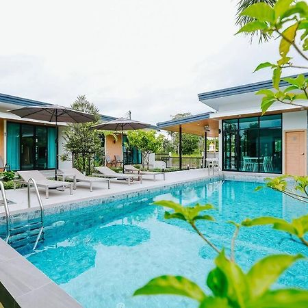 Cheeva Pool Villa Khao Lak Bagian luar foto