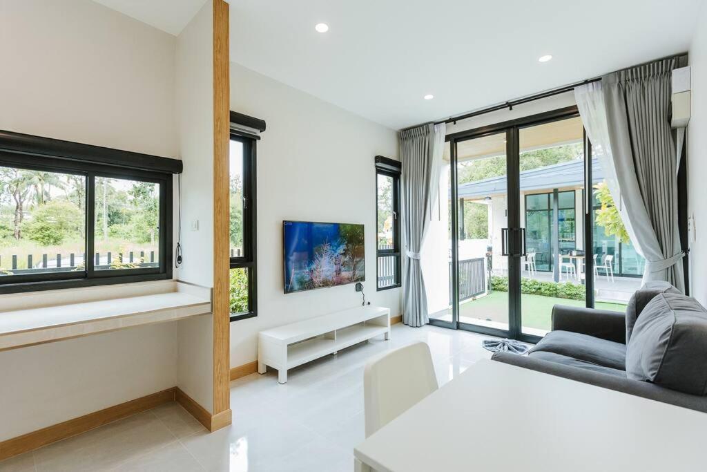 Cheeva Pool Villa Khao Lak Bagian luar foto