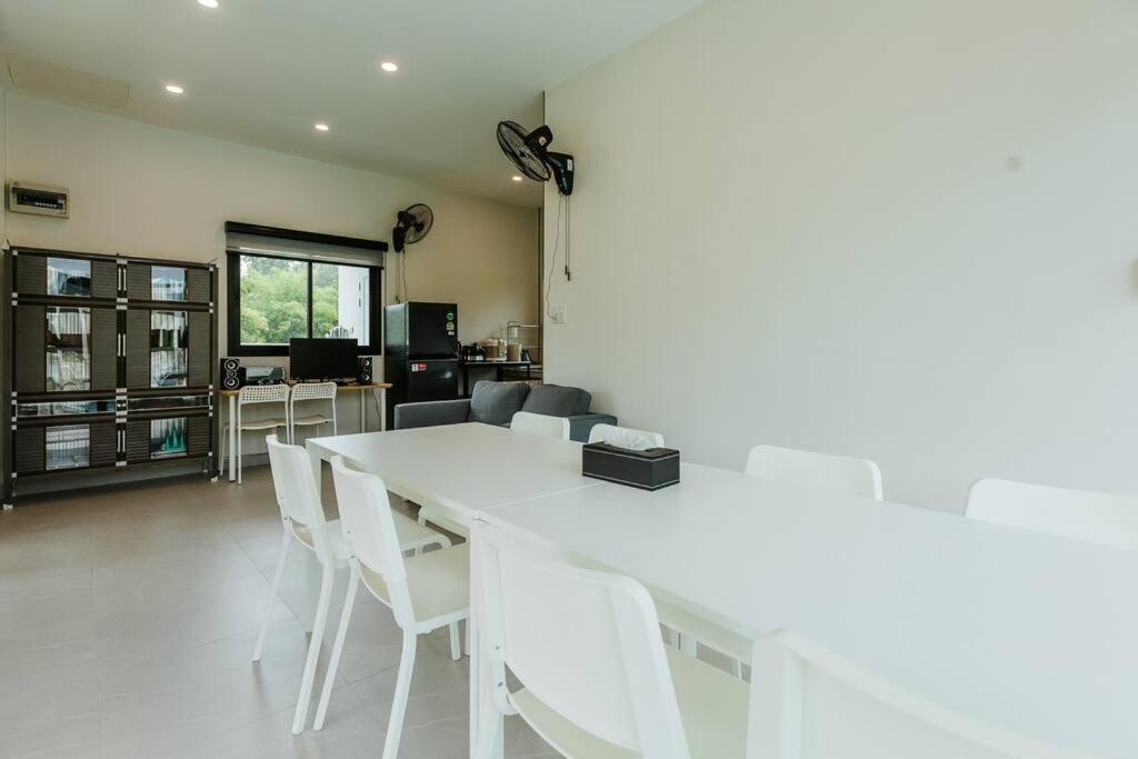Cheeva Pool Villa Khao Lak Bagian luar foto