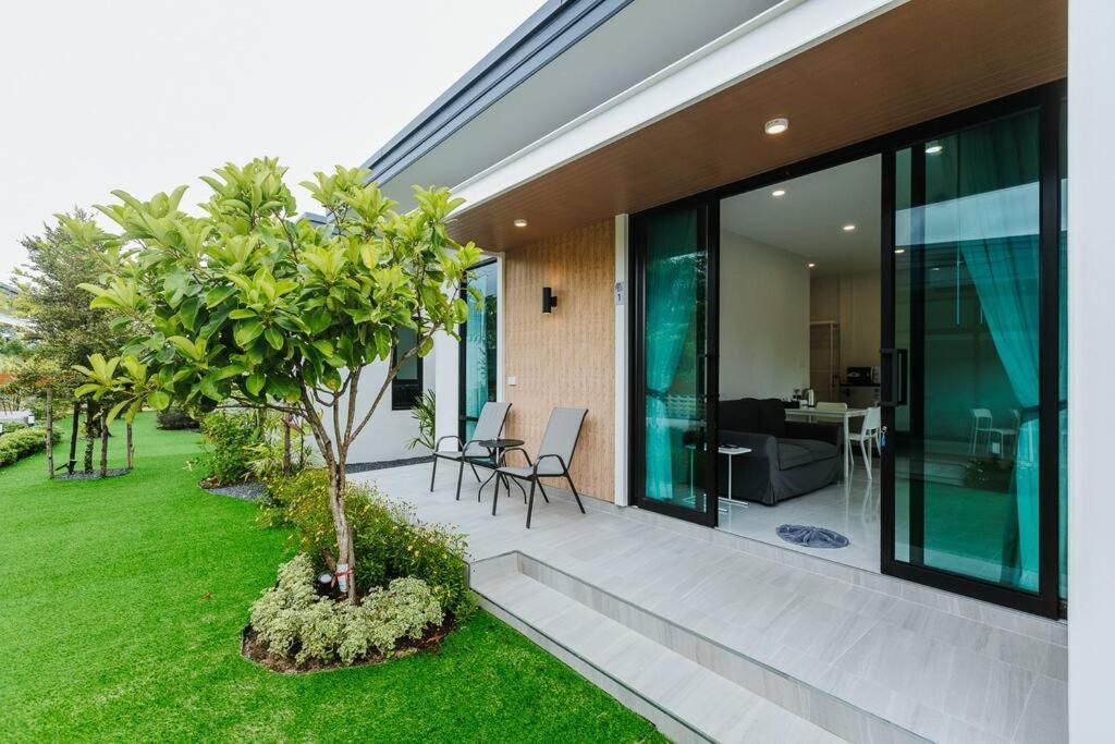 Cheeva Pool Villa Khao Lak Bagian luar foto