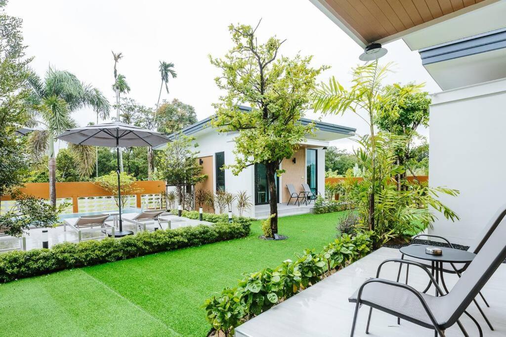 Cheeva Pool Villa Khao Lak Bagian luar foto